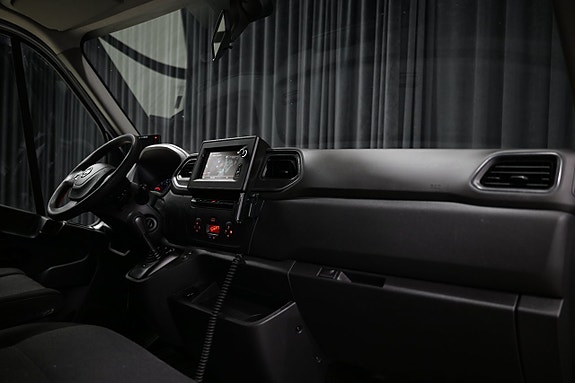Nissan NV400 20 of 29