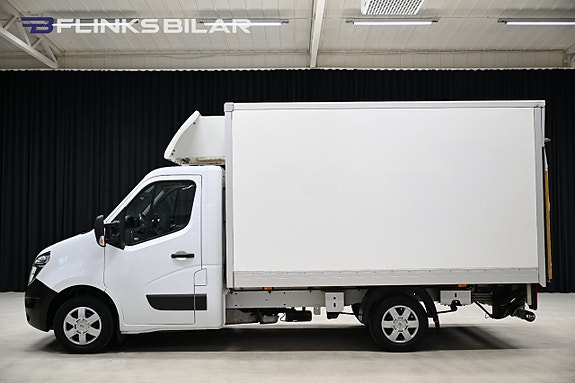 Nissan NV400 2 of 5