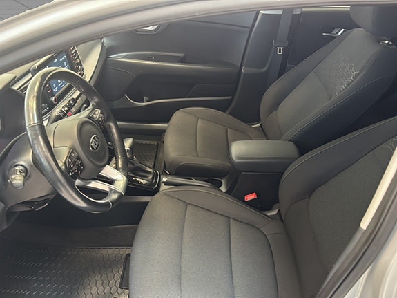Kia Rio 8 of 19