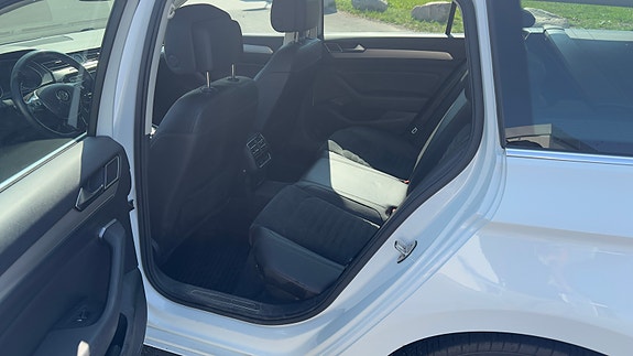 Volkswagen Passat 5 of 9