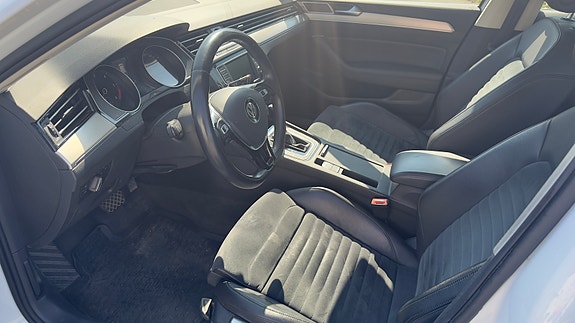 Volkswagen Passat 4 of 9