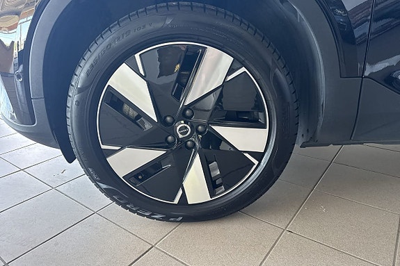 Volvo EX40 9 of 14