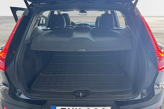 Volvo EX40 8 of 14