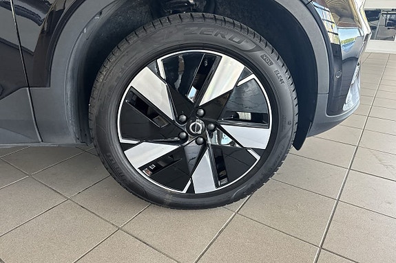 Volvo EX40 12 of 14