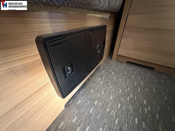 Adria ALPINA 663 HT med Takmarkis, Solceller, AC -20 18 of 21