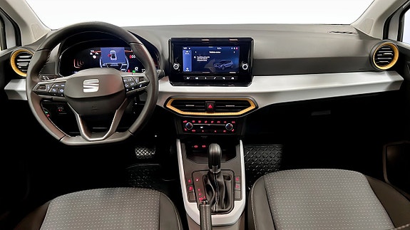 Seat Arona 10 of 18