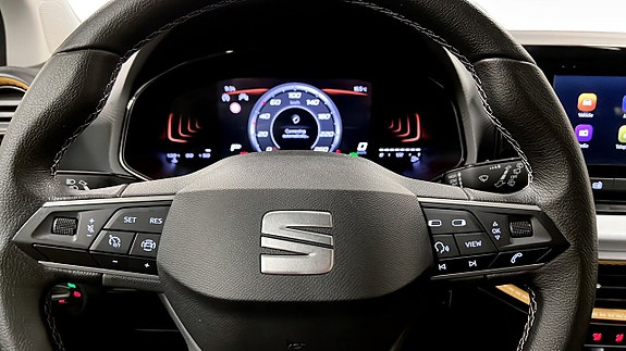 Seat Arona 16 of 18