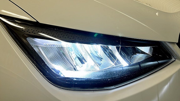 Seat Arona 14 of 18