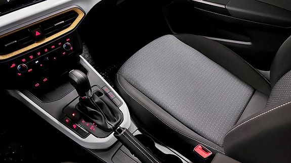 Seat Arona 15 of 18