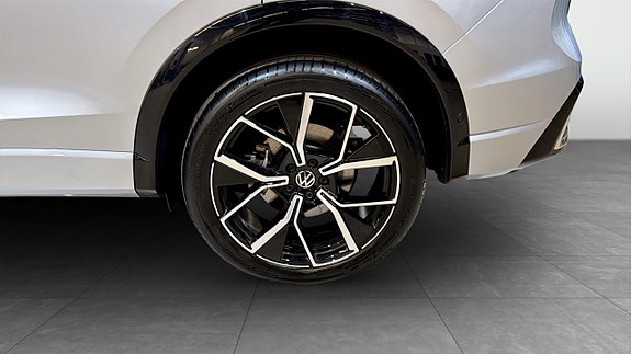 Volkswagen Tiguan 6 of 23