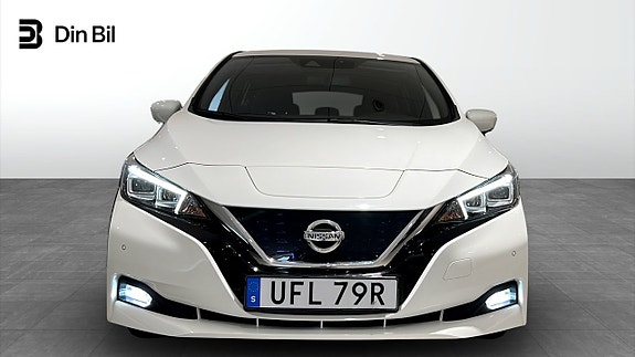 Nissan Leaf 4 of 5