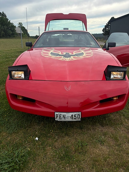 Pontiac Firebird 2 of 5