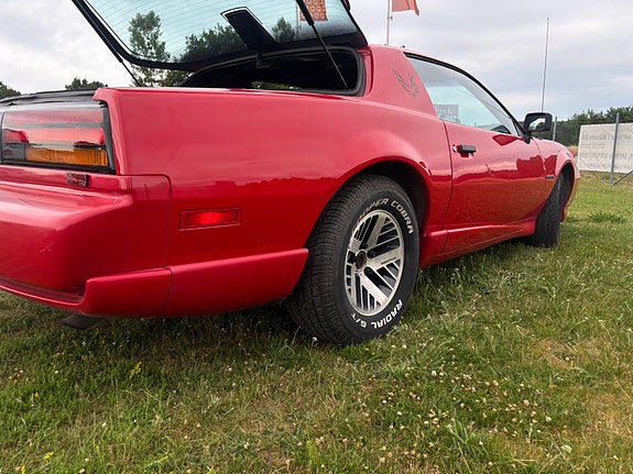 Pontiac Firebird 3 of 5