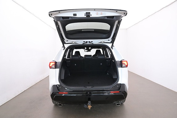 Toyota RAV4 Plug-in Hybrid 23 of 27
