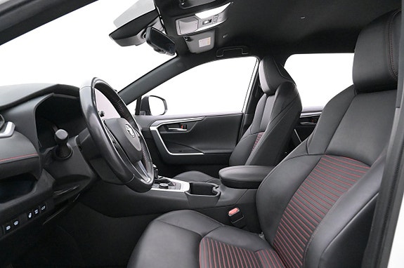 Toyota RAV4 Plug-in Hybrid 10 of 27