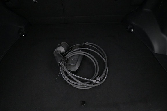 Toyota RAV4 Plug-in Hybrid 25 of 27