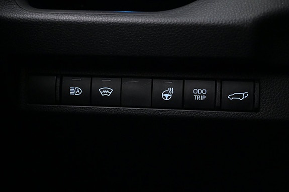 Toyota RAV4 Plug-in Hybrid 19 of 27