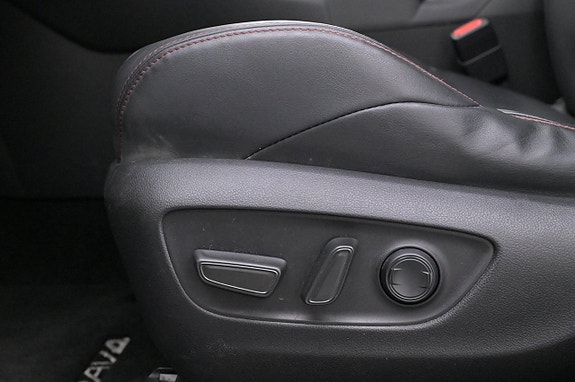 Toyota RAV4 Plug-in Hybrid 11 of 27