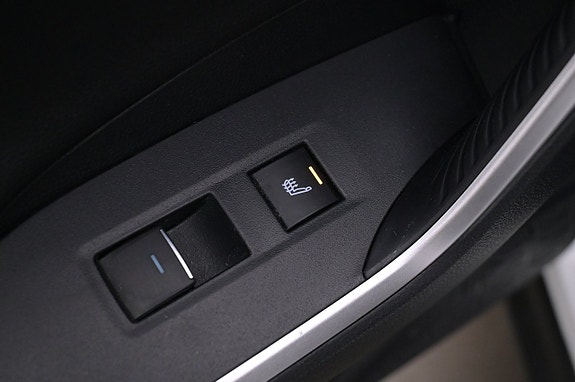 Toyota RAV4 Plug-in Hybrid 22 of 27