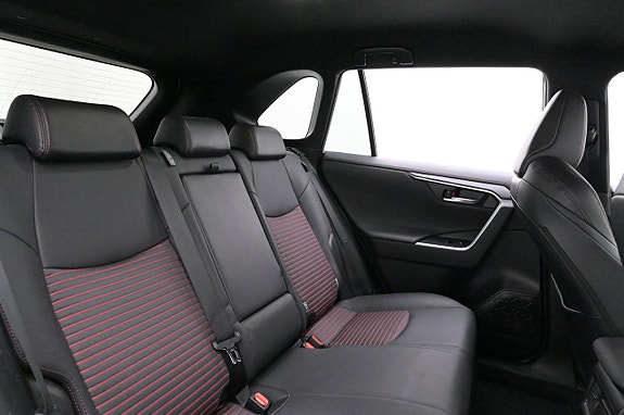 Toyota RAV4 Plug-in Hybrid 21 of 27