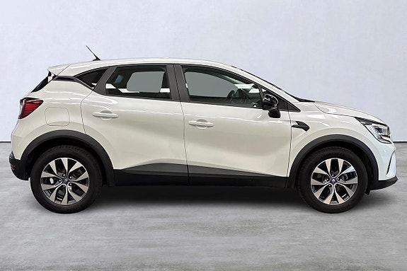 Renault Captur 3 of 5