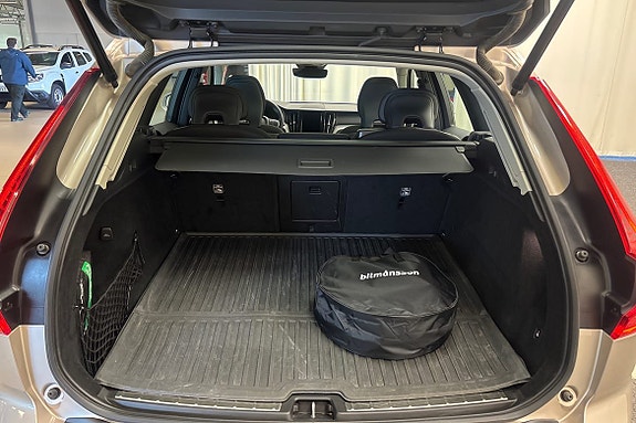 Volvo XC60 13 of 26