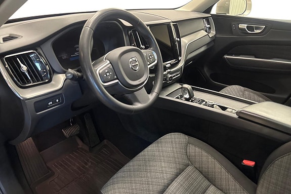 Volvo XC60 8 of 26
