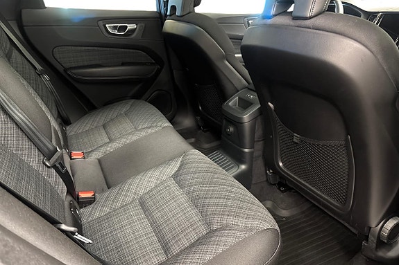 Volvo XC60 11 of 26