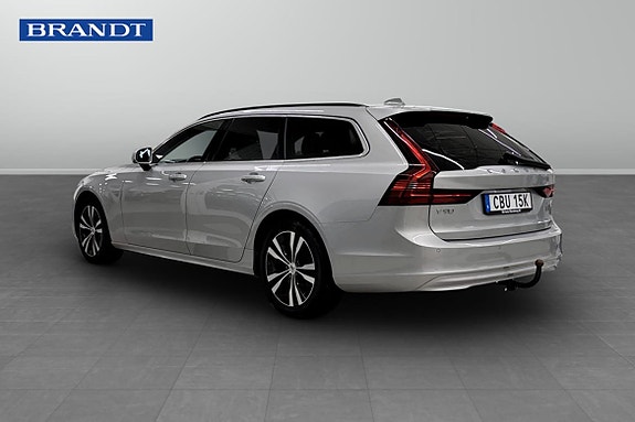 Volvo V90 2 of 5
