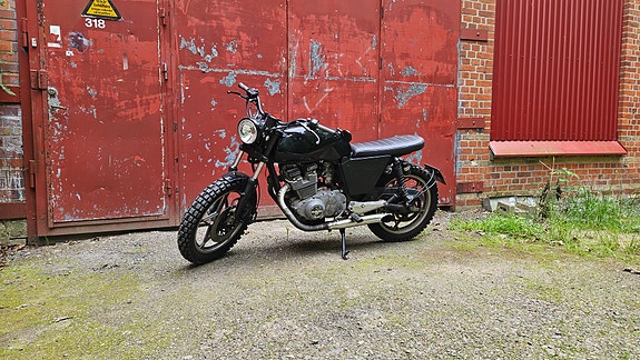Suzuki GSX 400 E 3 of 6