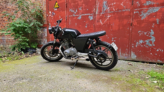 Suzuki GSX 400 E 4 of 6