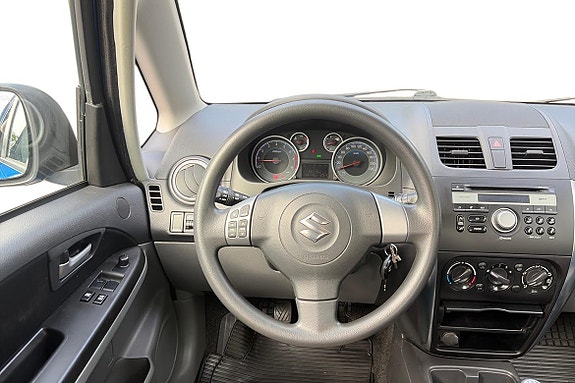 Suzuki SX4 9 of 13