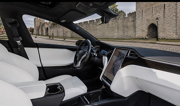 Tesla Model S 2 of 5
