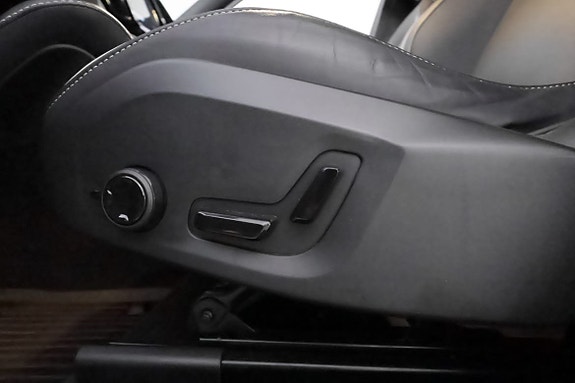 Volvo XC60 16 of 21