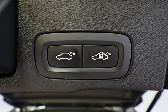 Volvo XC60 11 of 21