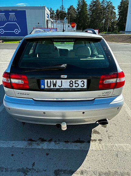 Volvo V40 4 of 5