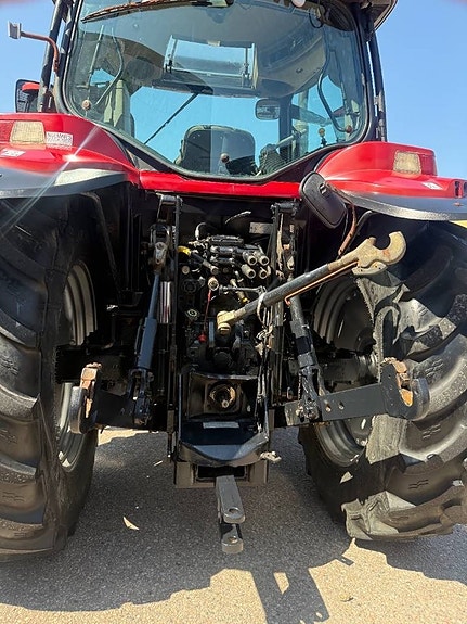 Case IH MXU 100 3 of 5