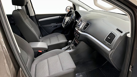 Volkswagen Sharan 3 of 5