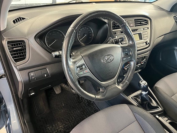 Hyundai i20 15 of 17