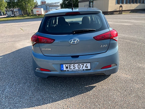 Hyundai i20 4 of 17