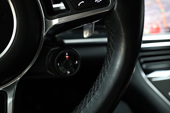 Porsche Panamera 4 26 of 27