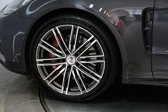 Porsche Panamera 4 27 of 27