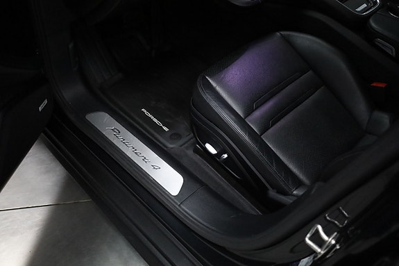 Porsche Panamera 4 15 of 27