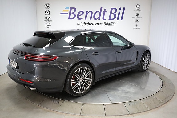 Porsche Panamera 4 16 of 27