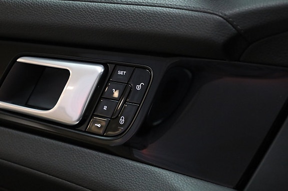 Porsche Panamera 4 24 of 27