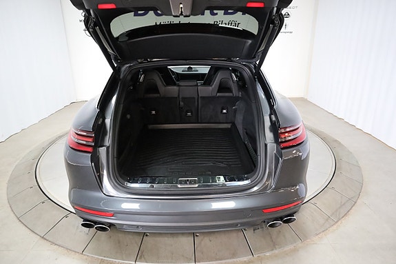 Porsche Panamera 4 13 of 27