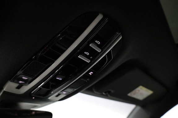 Porsche Panamera 4 25 of 27