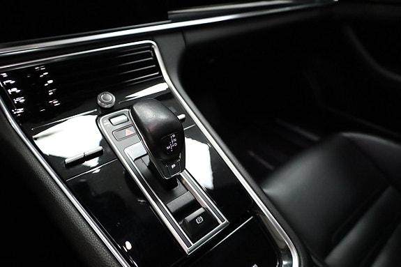 Porsche Panamera 4 22 of 27