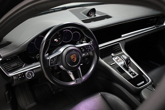 Porsche Panamera 4 8 of 27