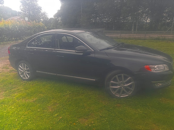 Volvo S80 3 of 5